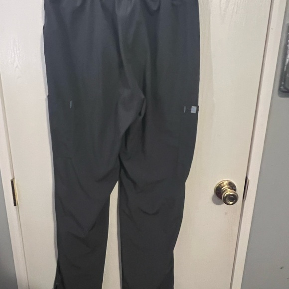 Grey scrub pants - Picture 2 of 3